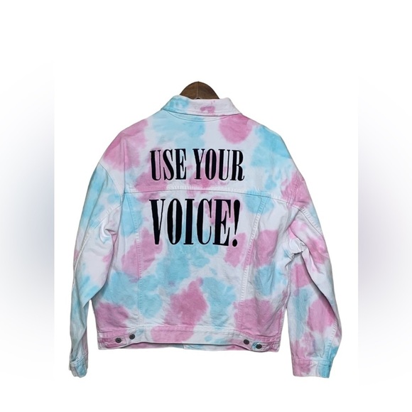 Levis Premium Unisex Pride Oversized Trucker Use - Picture 4 of 9